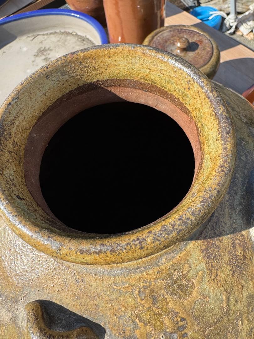 陶器製の茶色い丸型壺　備前焼？古備前？四耳　壺