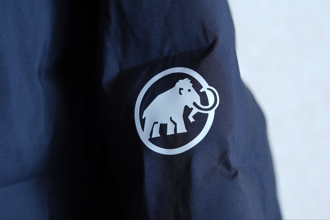 ま*ん様 美品　マムート　MAMMUT　ダウンジャケット　メンズ　M