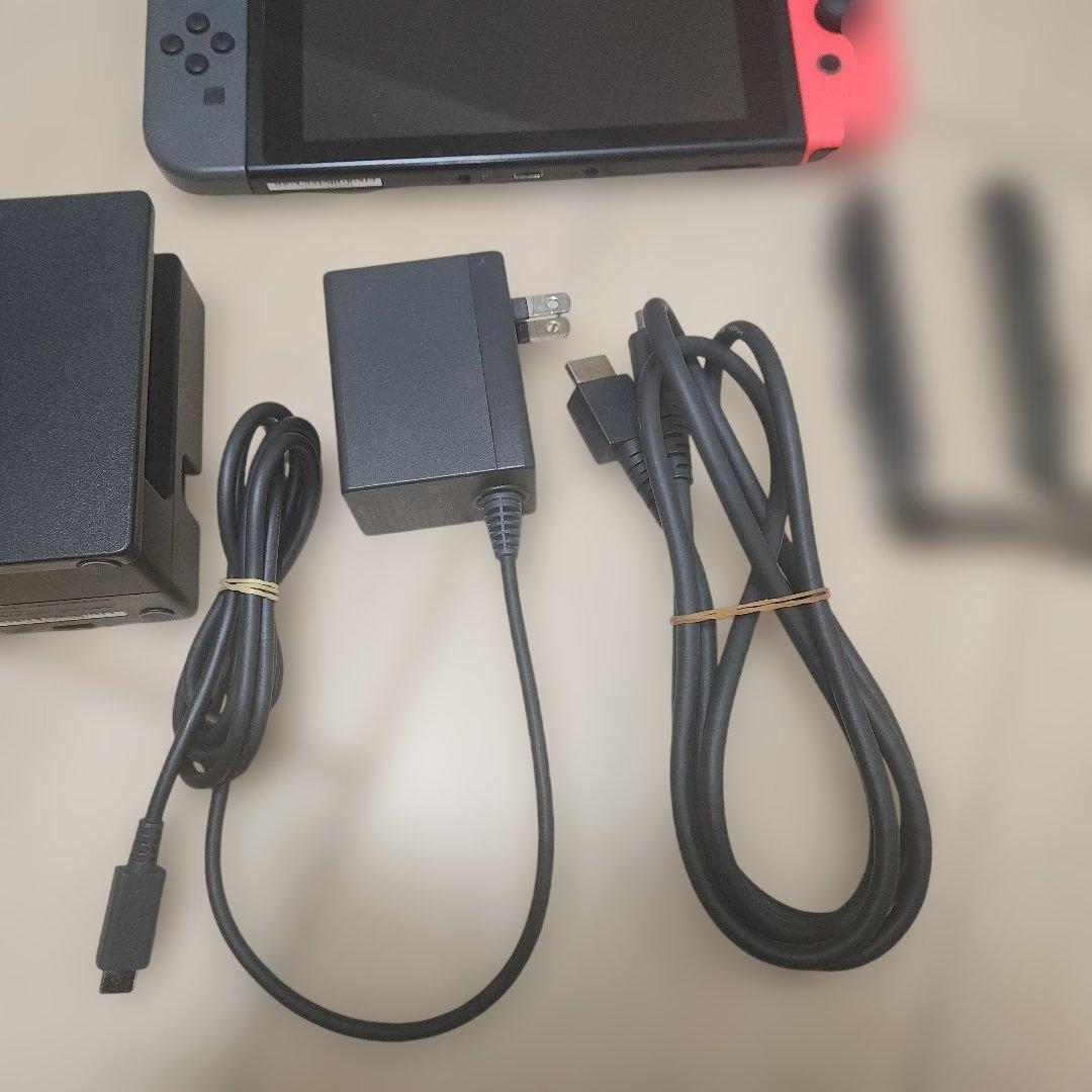 Nintendo Switch 本体 赤/黒 Joy-Con 充電器 付き