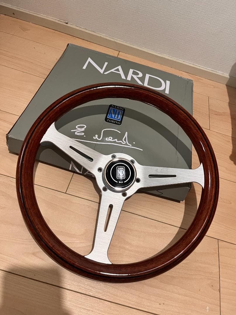 NARDI　ステアリング ウッド調/黒色線/シルバー　350mm