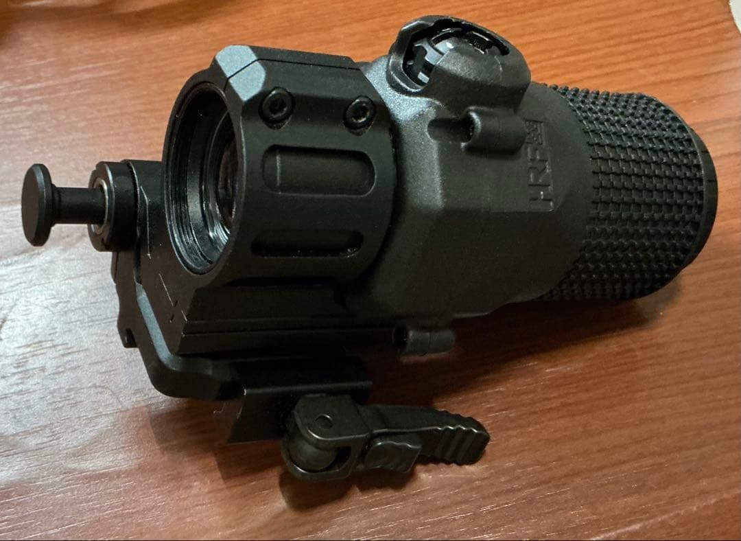 Novel arms 3X タクティカル マグニファイア