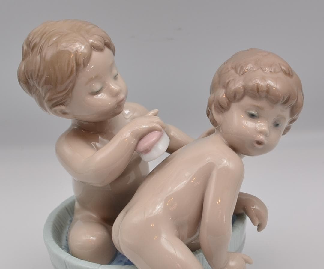 お風呂だよ　＃6411　★リヤドロ　スペイン　ポーセリン　光沢仕上げ　箱付き