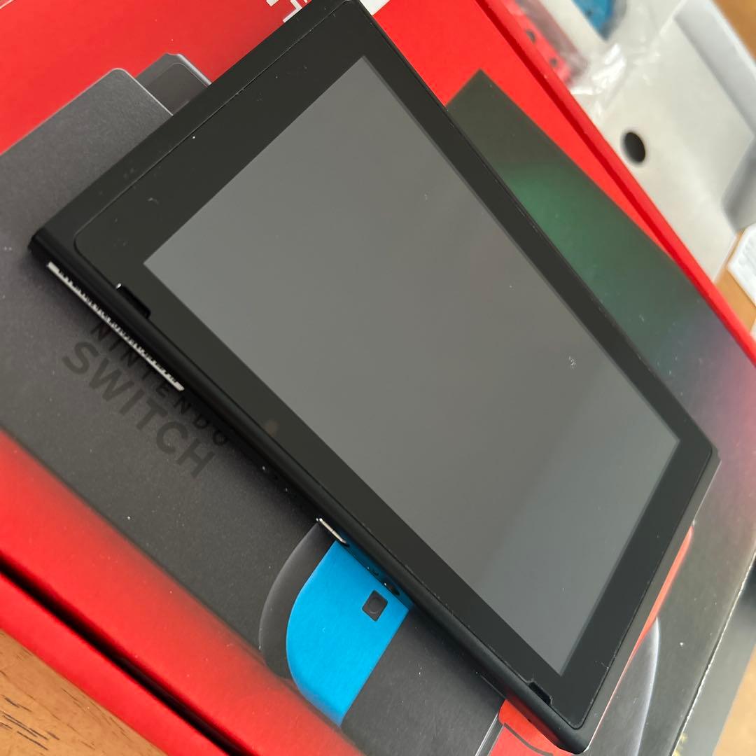 Switch 本体　本体ケース・保護ガラス付き