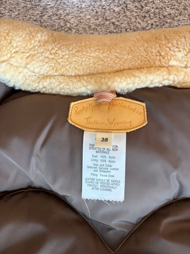 ロッキーマウンテン フェザー ダウンベスト38 ベージュ