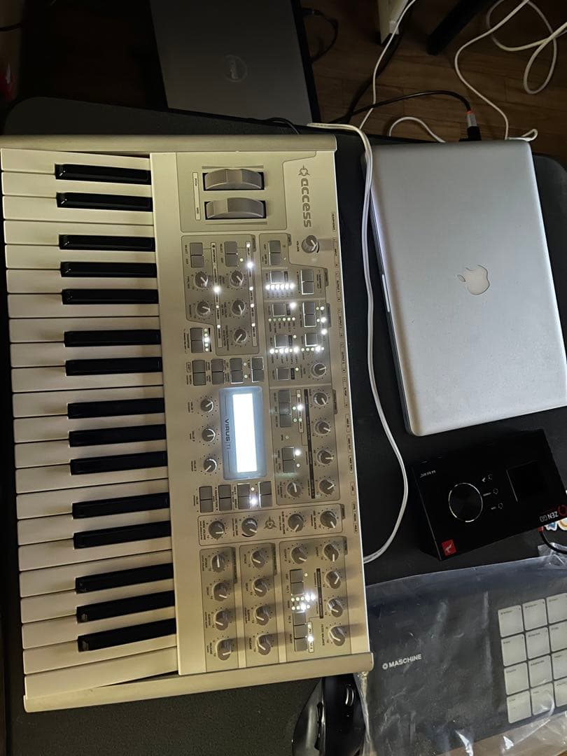 access virus ti2 polarシンセサイザー