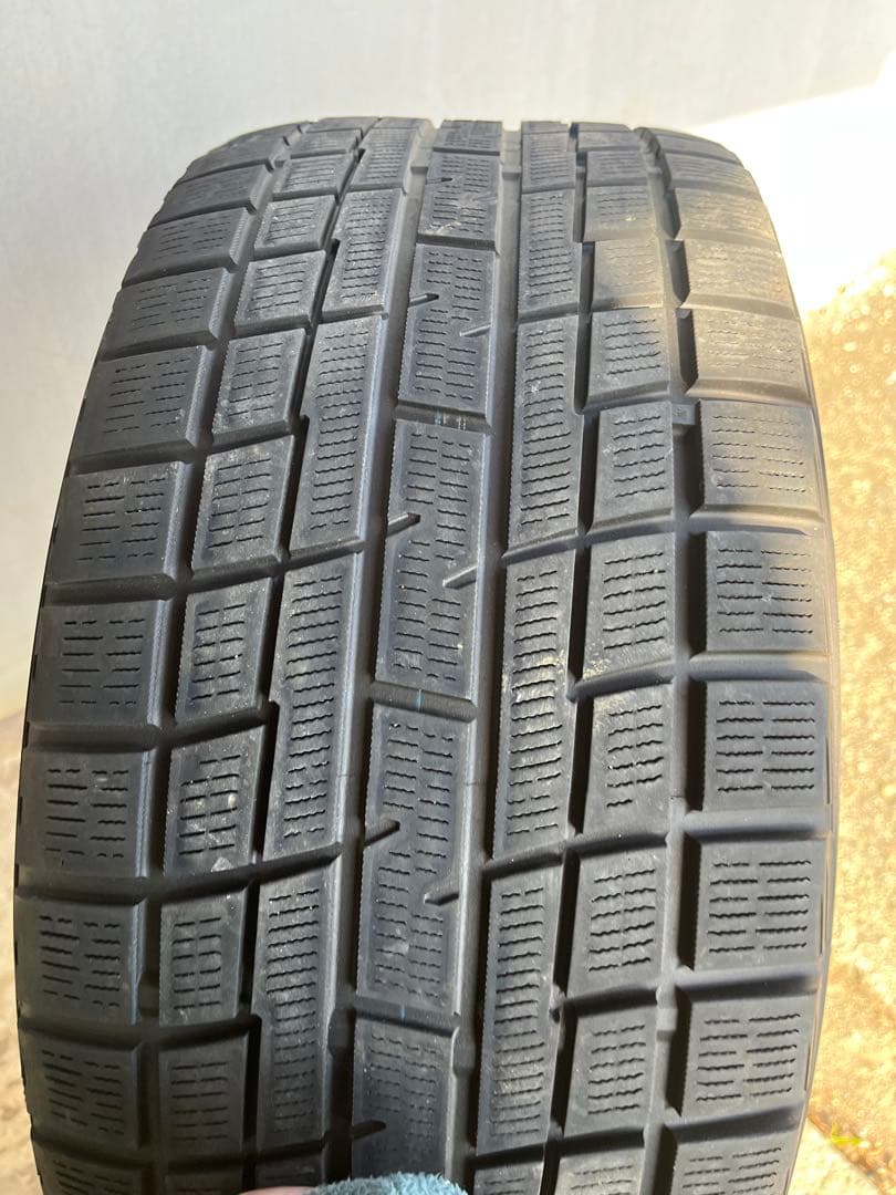 カールソン19インチホイルスタッドレスタイヤセット