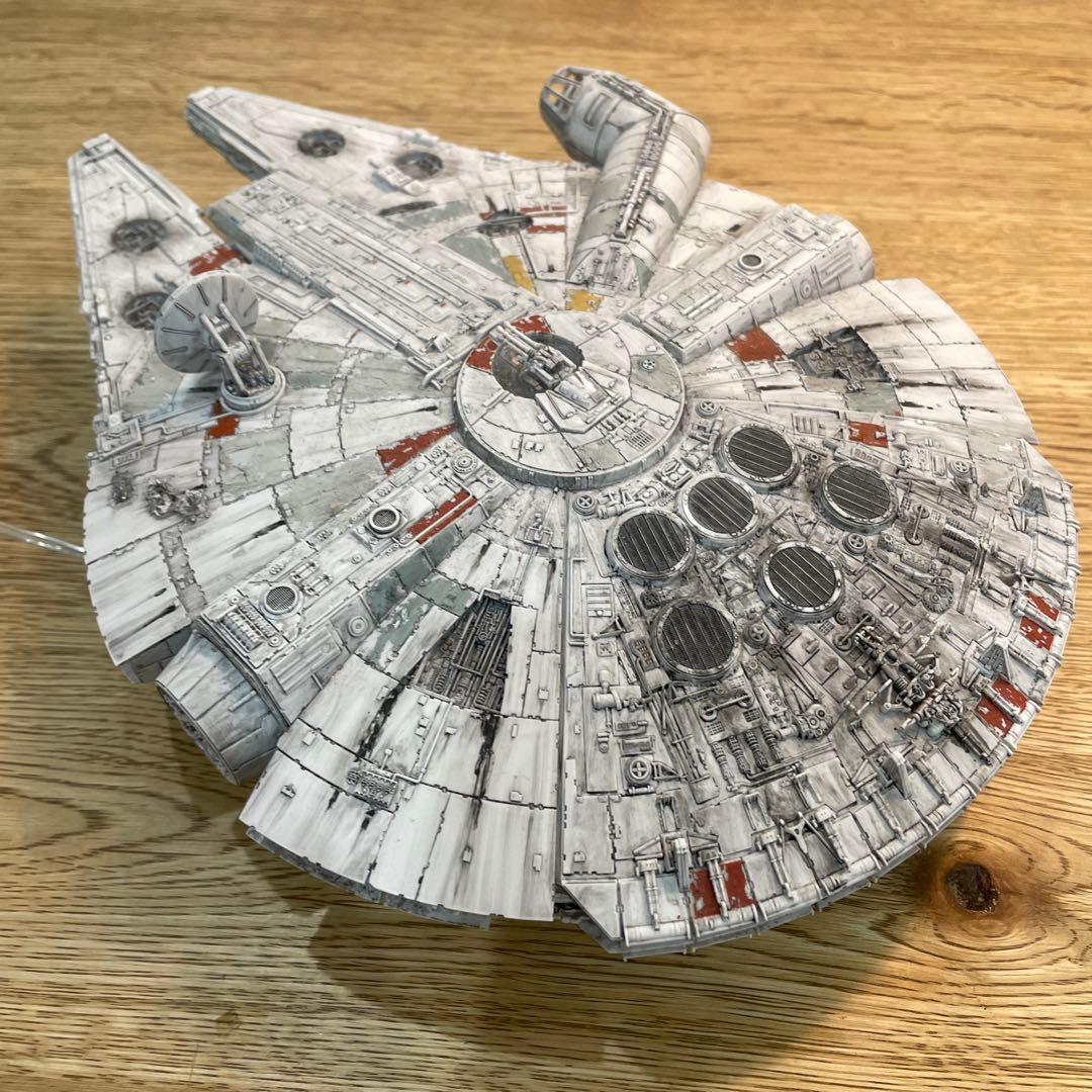 ミレニアム・ファルコン 1/144 LEDライト付き