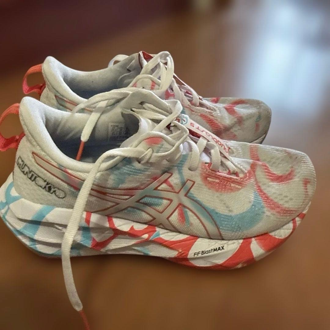 東京マラソン2025 限定モデル　アシックス NOVA BLAST5