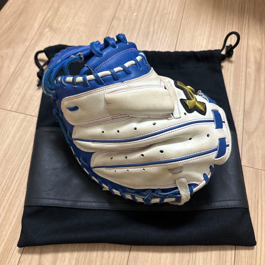 Under Armour オーダー軟式グローブ ホワイト/ブルー　今週限定値下げ