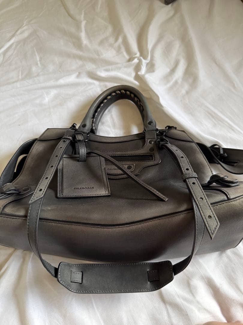 BALENCIAGA ネオクラシックシティー ミディアム　city