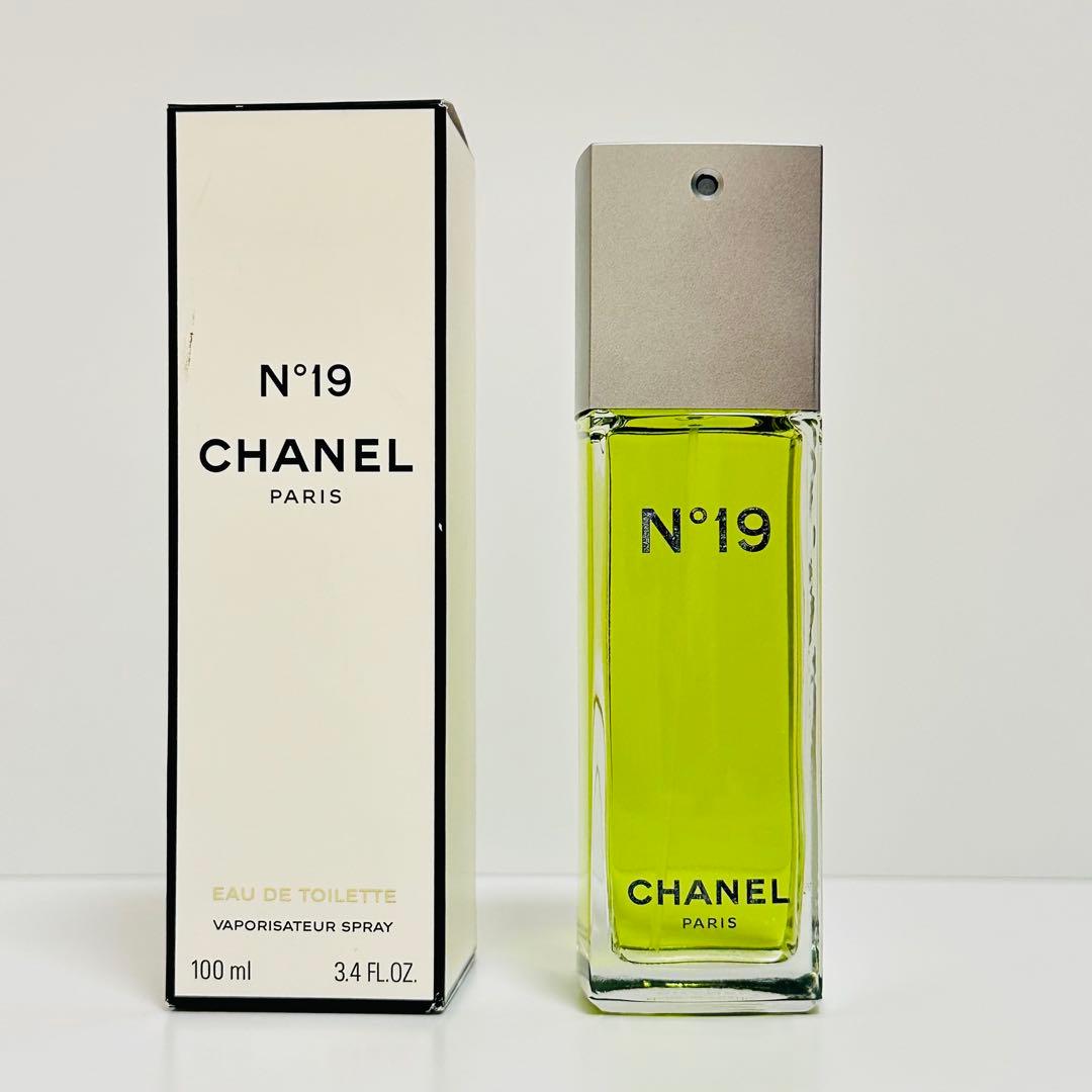 新品未使用　CHANEL シャネル　N°19 オードトワレ　香水　100ml ②