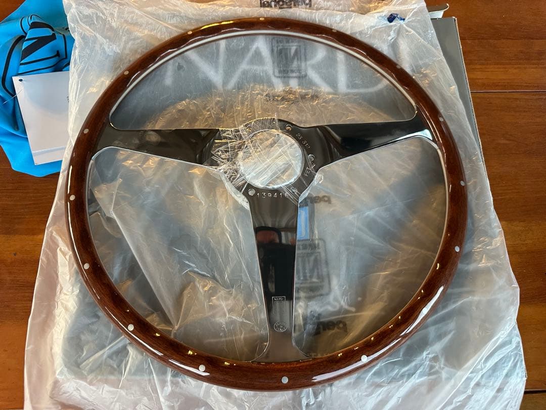 ナルディ　ウッドステアリング アニバーサリーモデル 380mm ランクル未使用品
