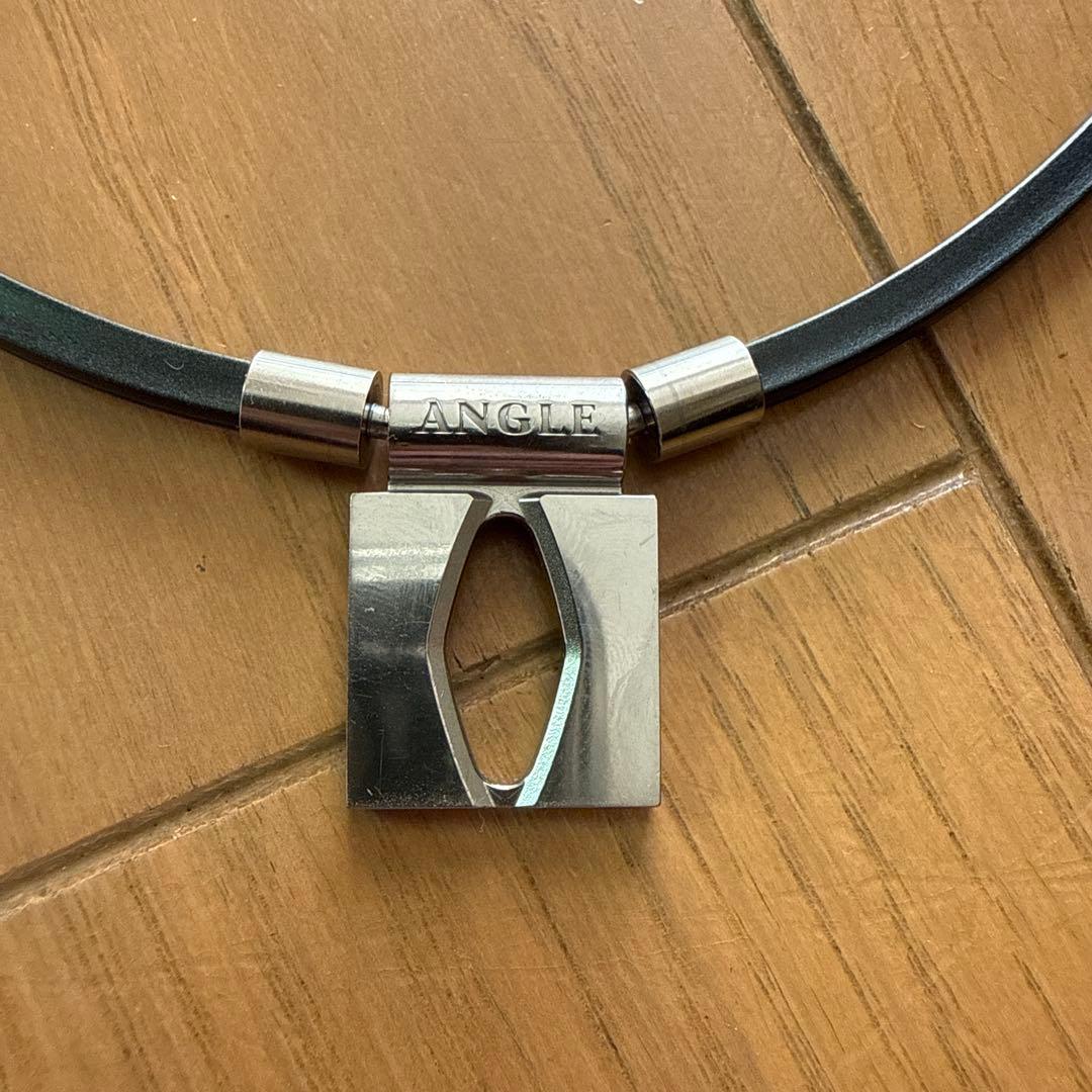 ANGLE ネックレス シンプルデザイン