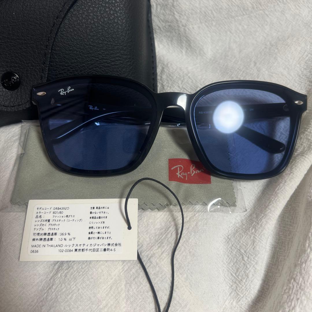 Ray-Ban RB4392D サングラス