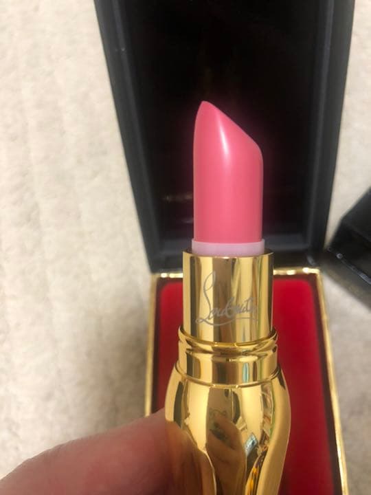 ルブタン　リップ　口紅