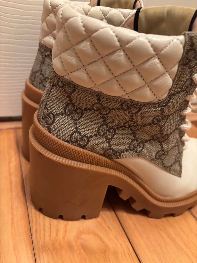 GUCCI ホワイト 白　グッチ　キルティングブーツ　23.0〜23.5