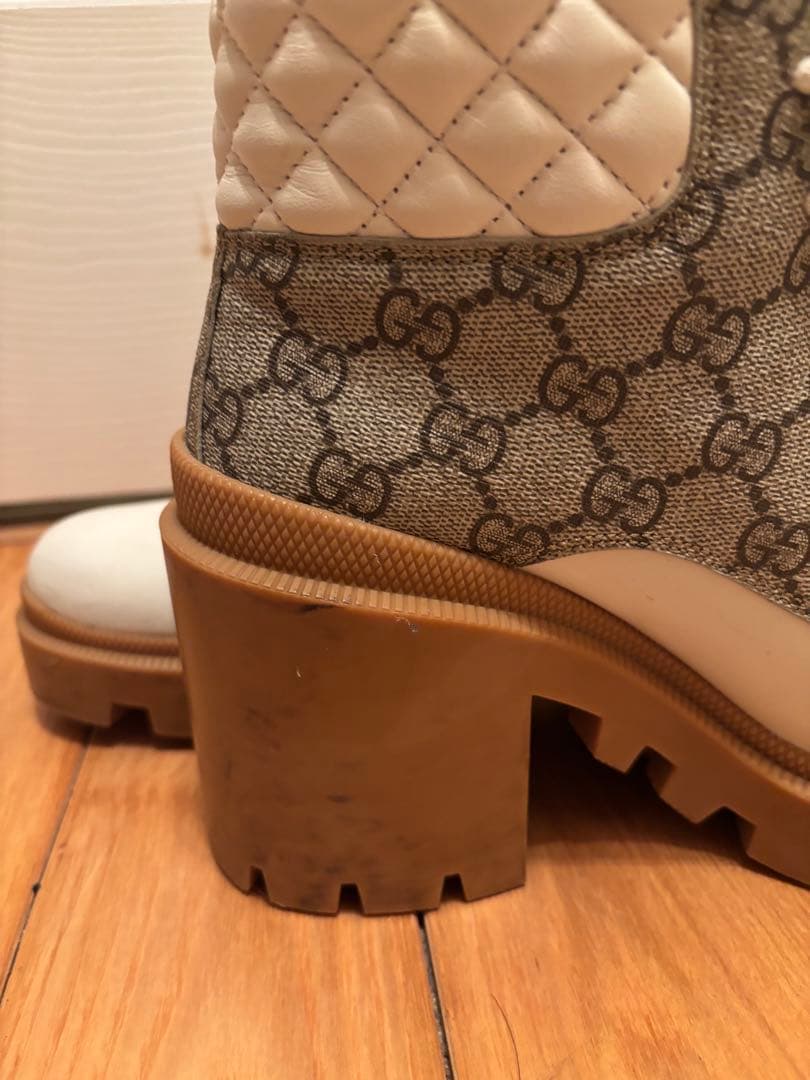 GUCCI ホワイト 白　グッチ　キルティングブーツ　23.0〜23.5