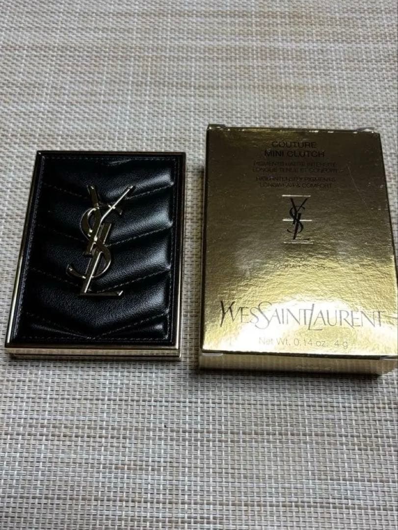 Yves Saint Laurent アイシャドウパレットクチュールミニクラッチ