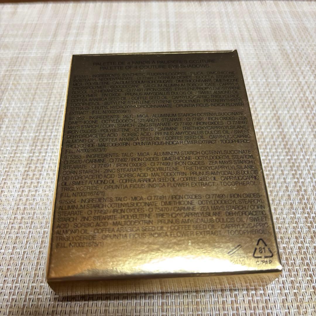 Yves Saint Laurent アイシャドウパレットクチュールミニクラッチ