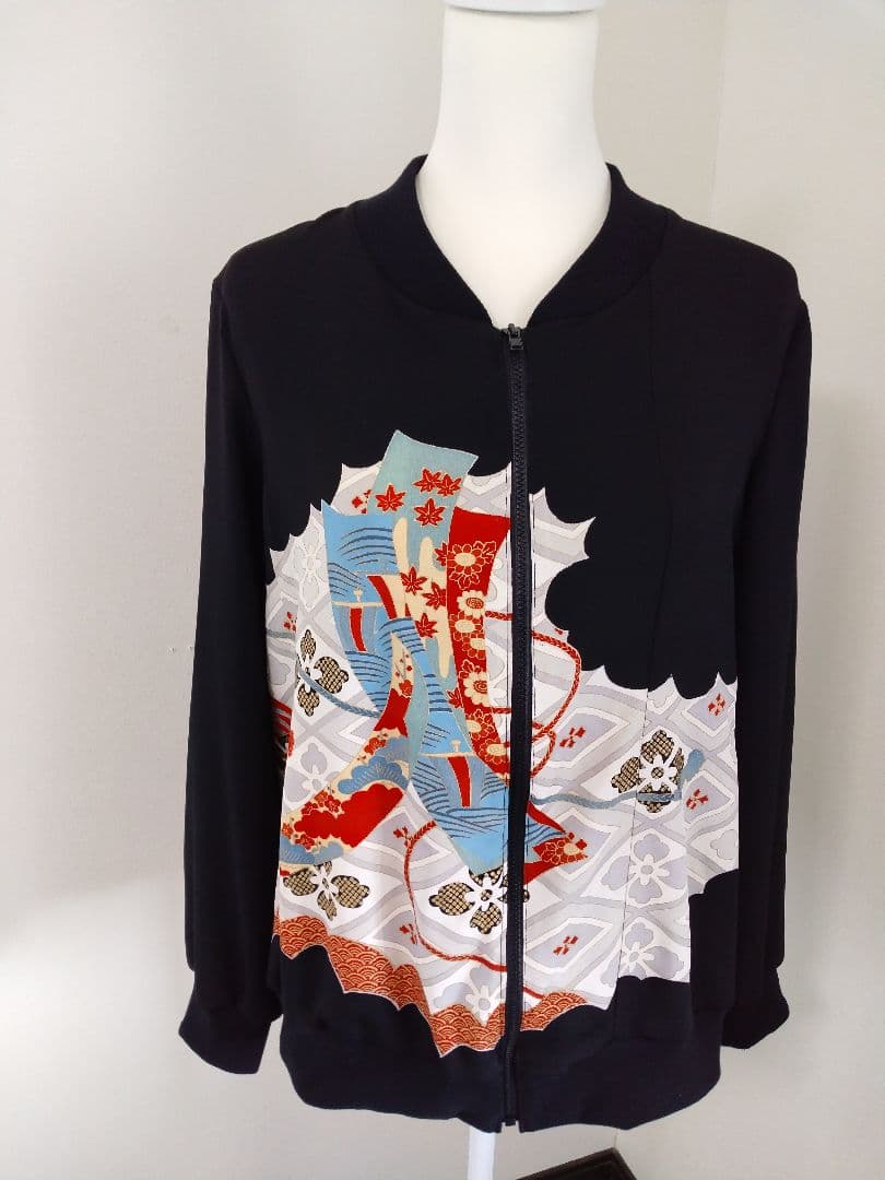 着物リメイク 黒留め袖ブルゾン