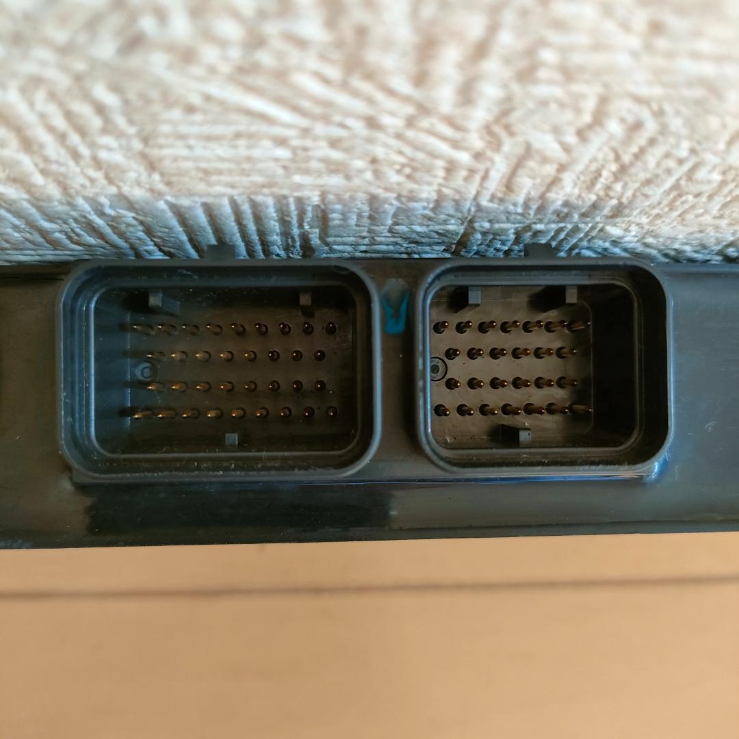 GSX1300RハヤブサGW71A 純正 ECU/CDI 32920-24FK0