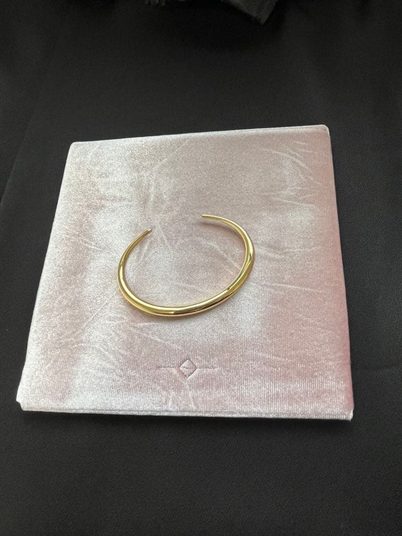 ガブリエラ アルティガス INFINITE TUSK CUFF