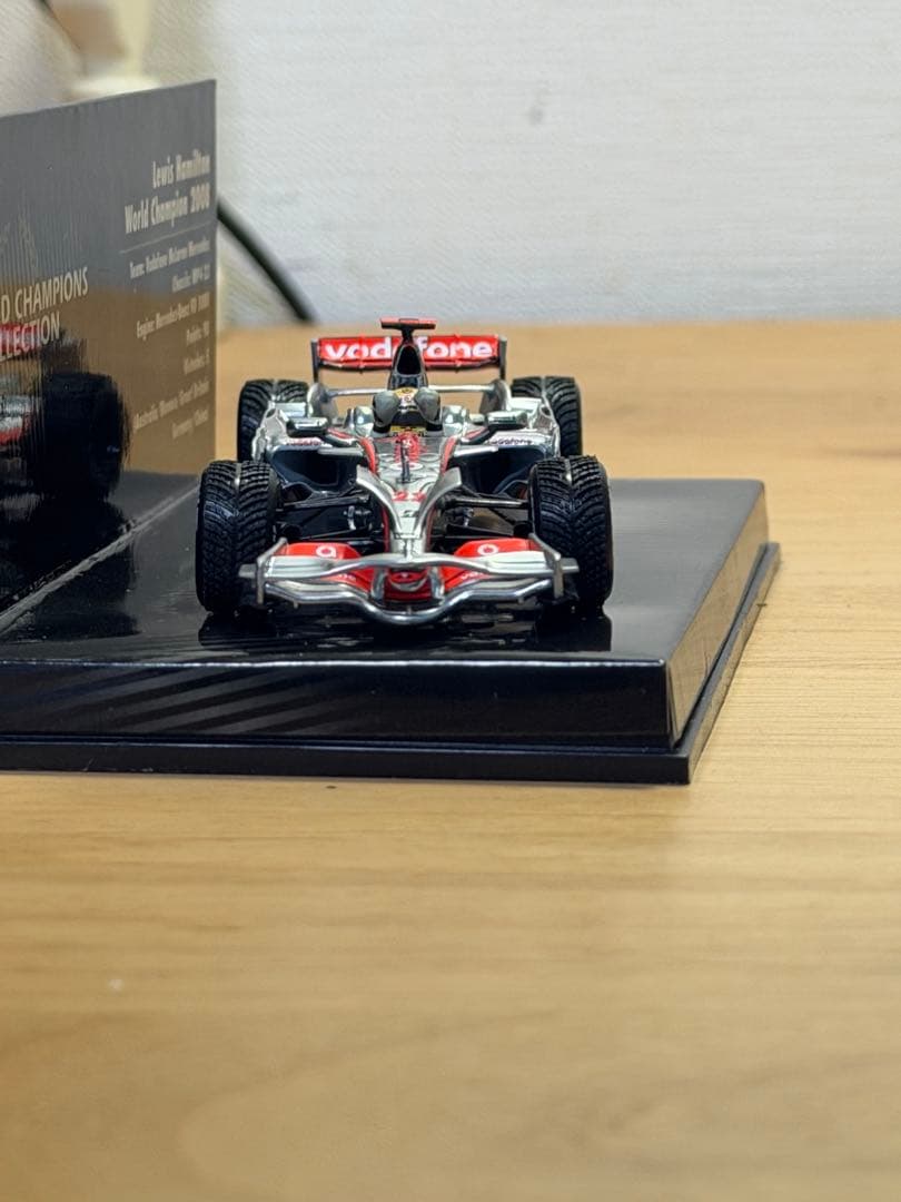 ミニチャンプス 1/43 マクラーレン MP4-23 ルイス ハミルトン