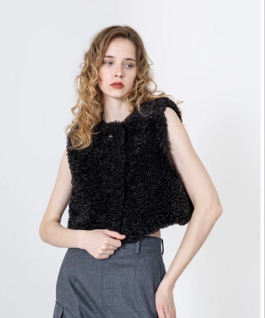 新品 未使用 完売品 IORE イオレ ボア ベスト ブラック　黒　人気