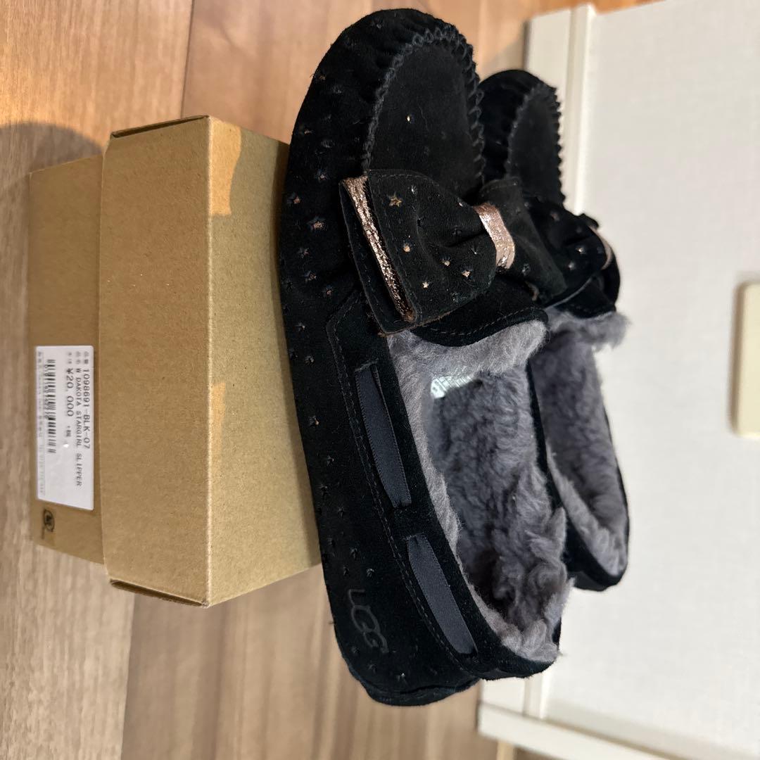 UGG ダコタスターガール ブラック リボン付き モカシン 24cm