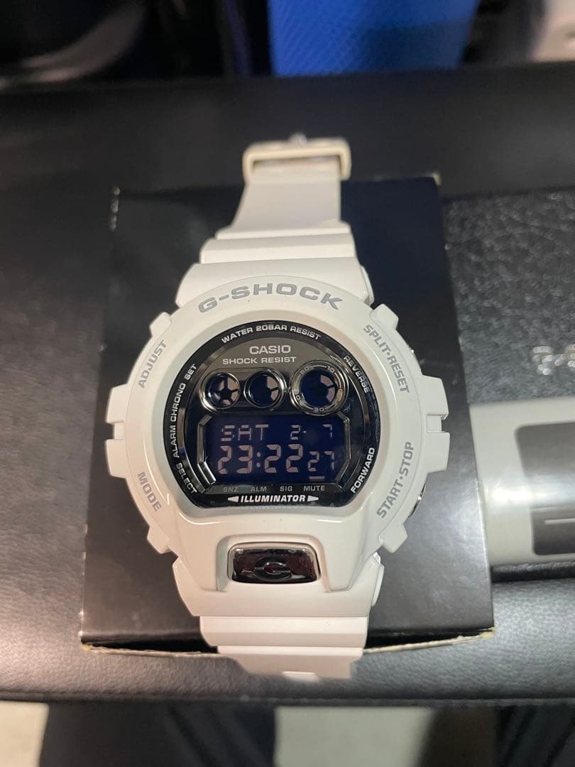 G-SHOCK GD-X6900FB-7JF ホワイト