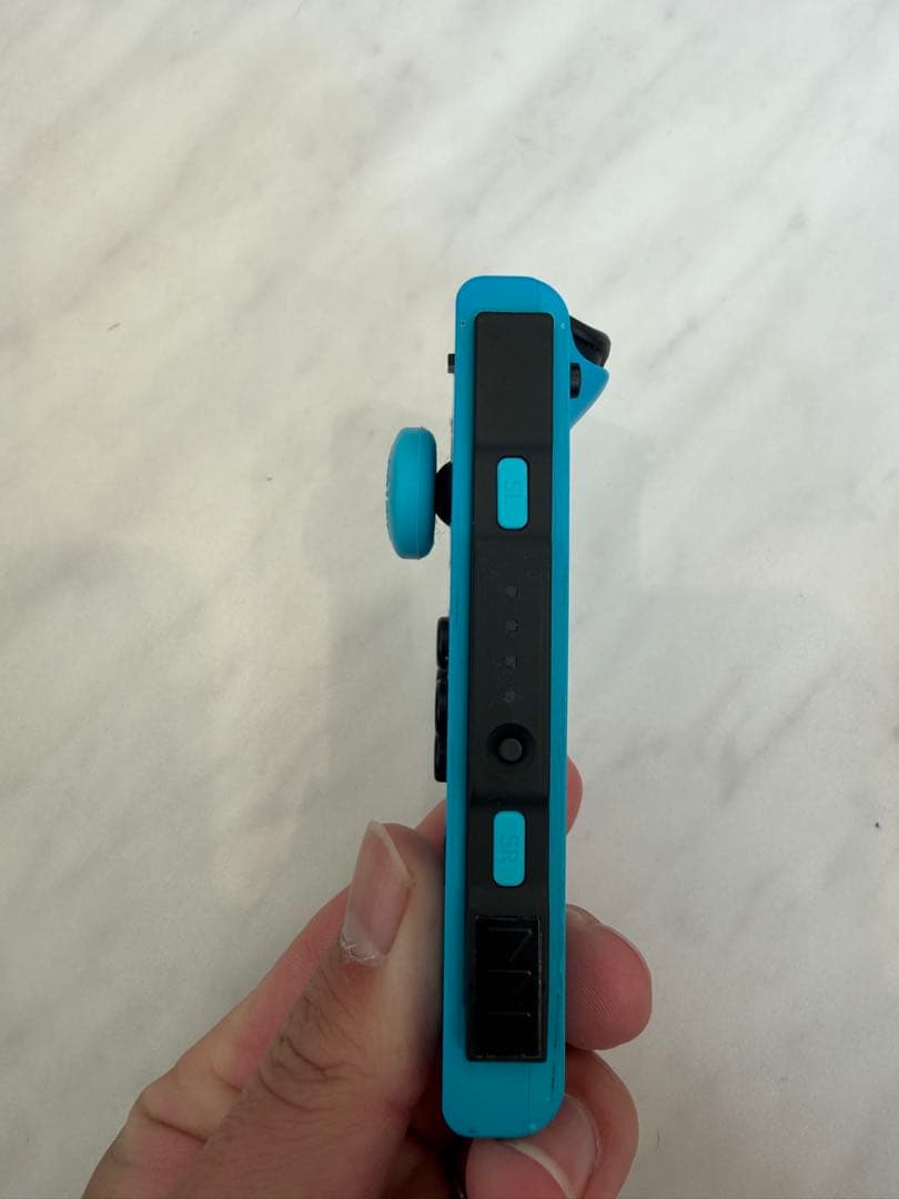 る*ん様 Nintendo Switch 本体 青/赤 Joy-Con付き