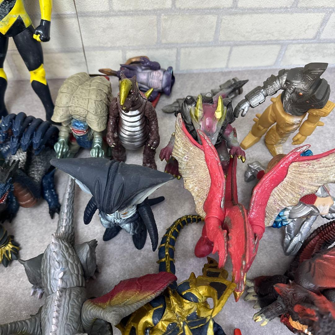 ウルトラマンシリーズ 怪獣 ソフビ おもちゃ 大量 まとめ 円谷プロ 約40体