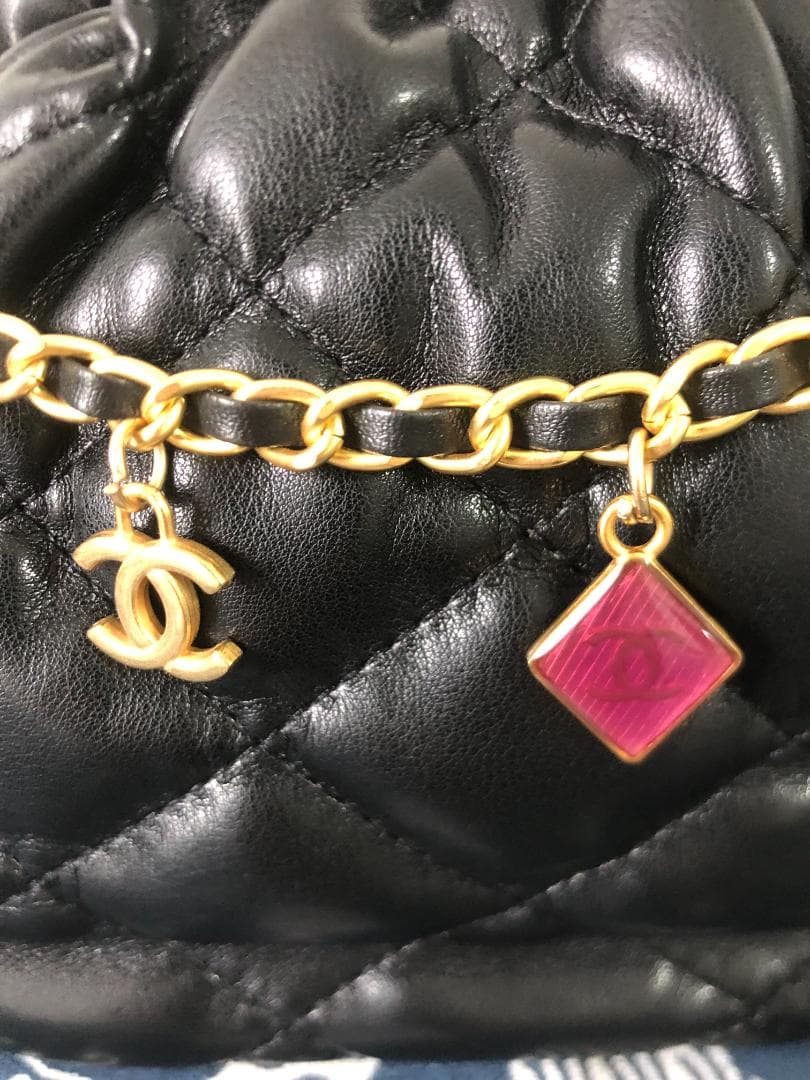 ショルダーバッグ　ノベルティ　ブラック　ブラック　ロゴ多い　バッグ