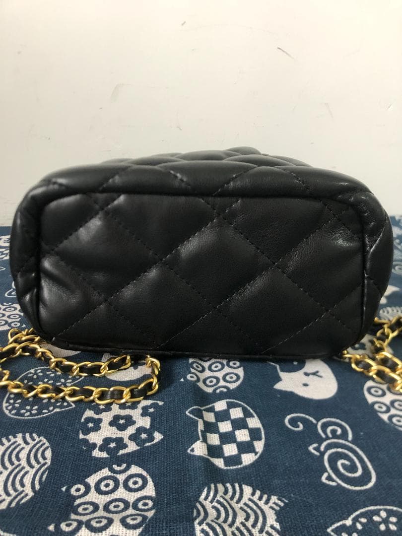 ショルダーバッグ　ノベルティ　ブラック　ブラック　ロゴ多い　バッグ