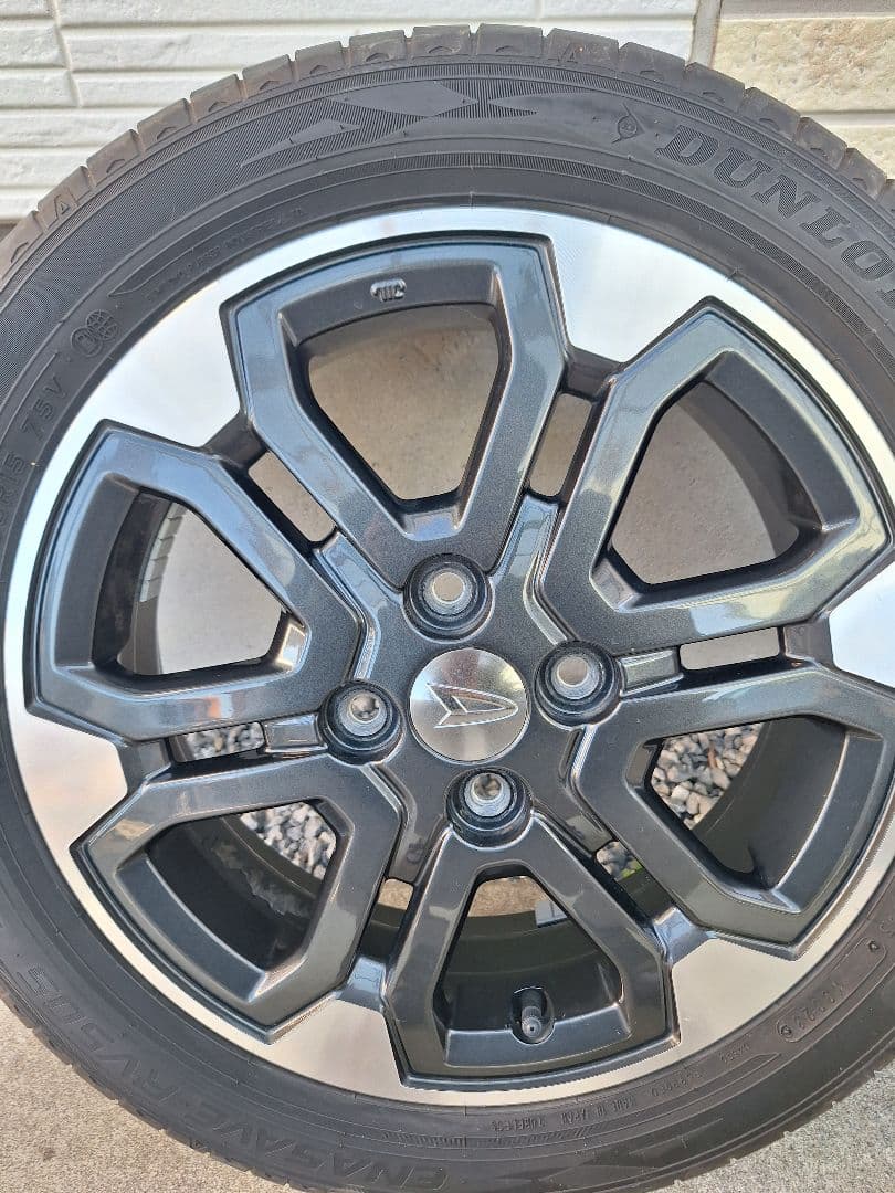 ダイハツウェイク　純正15インチアルミホイール４本