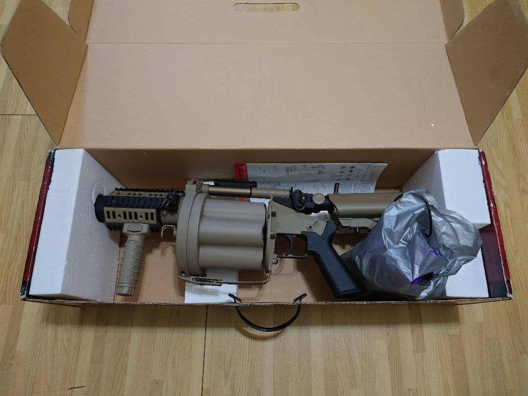 超貴重製造終了品！タンカラー　6連　グレネードランチャー