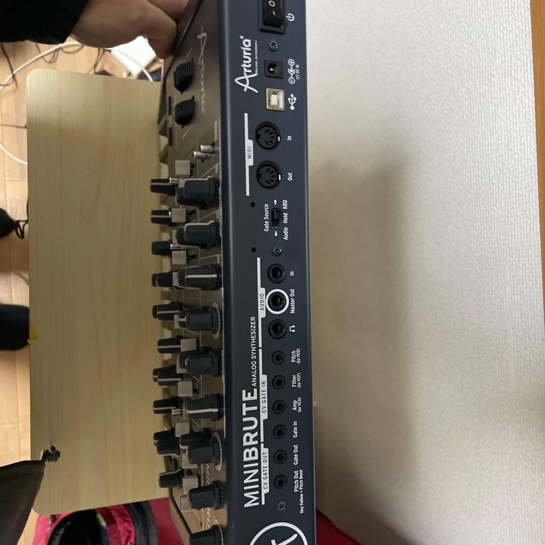 Arturia MINIBRUTE アナログシンセサイザー