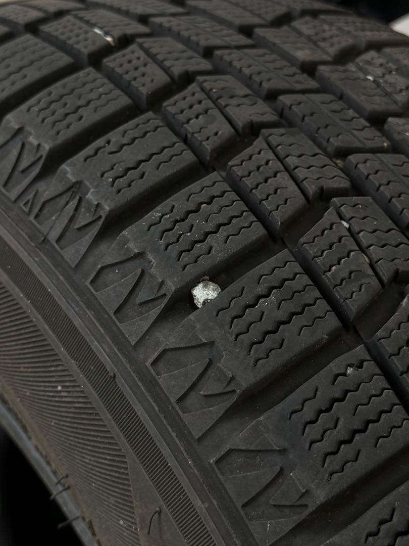 R♡ アクア　スタッドレスタイヤ　175/65R15