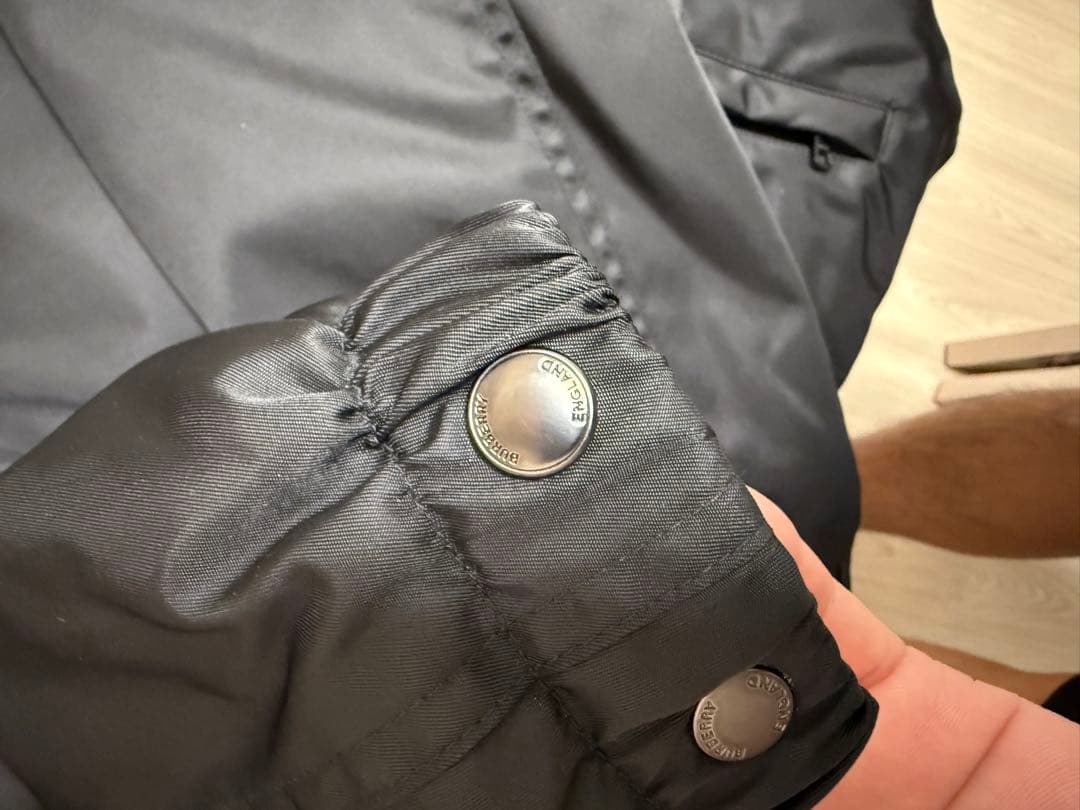 BURBERRY ブラック ナイロンダウンジャケット