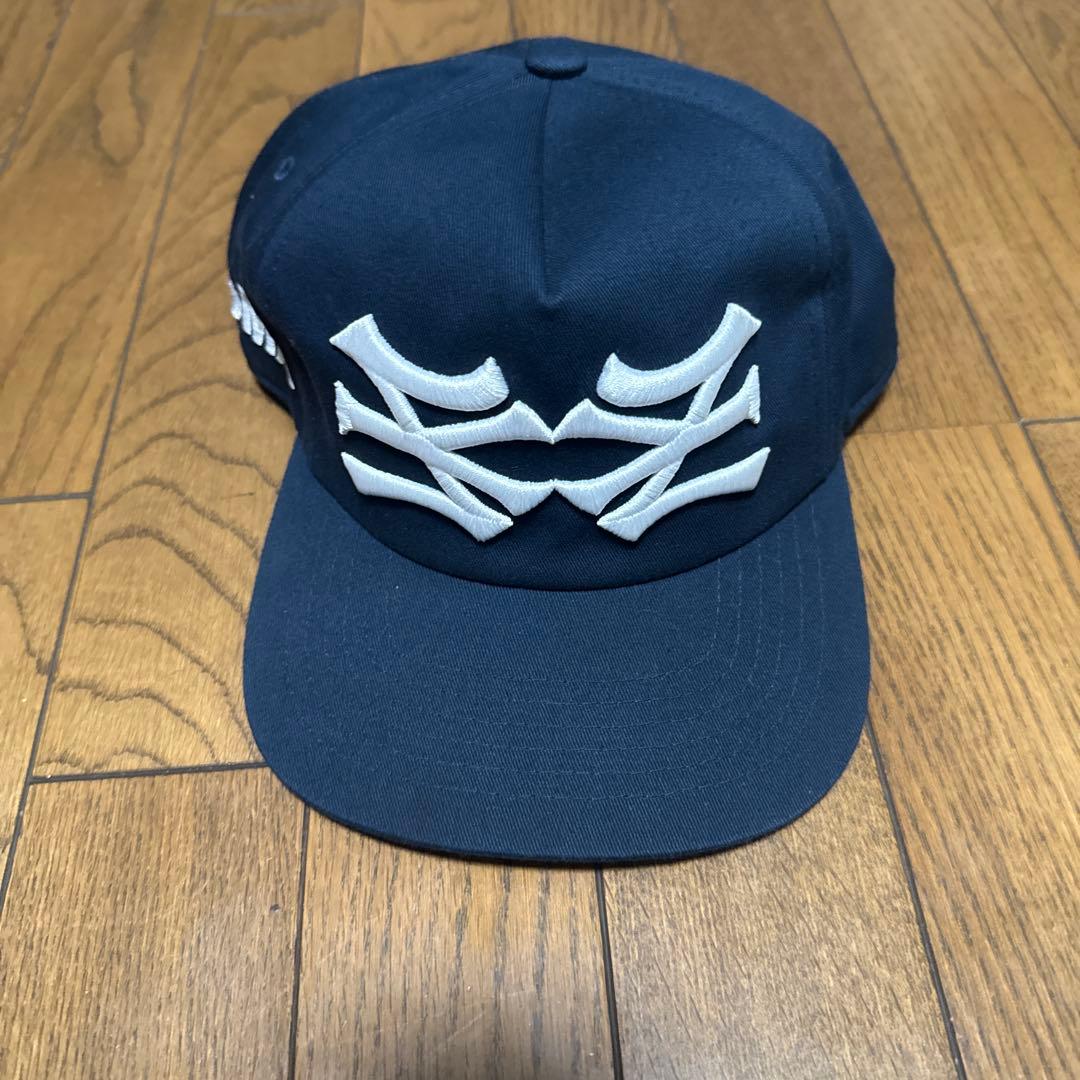 ネイビー 刺繍ロゴキャップ oMA