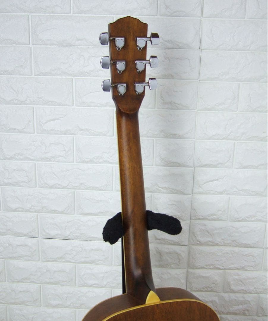 Fender FR-93リゾネーターギター