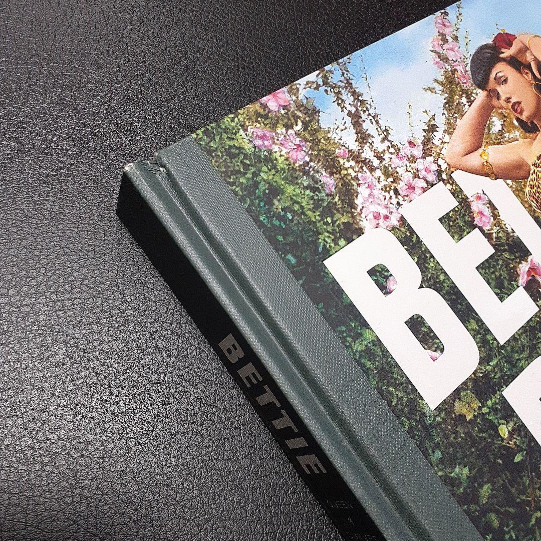 Bettie Page: Queen of Curves ベティペイジ