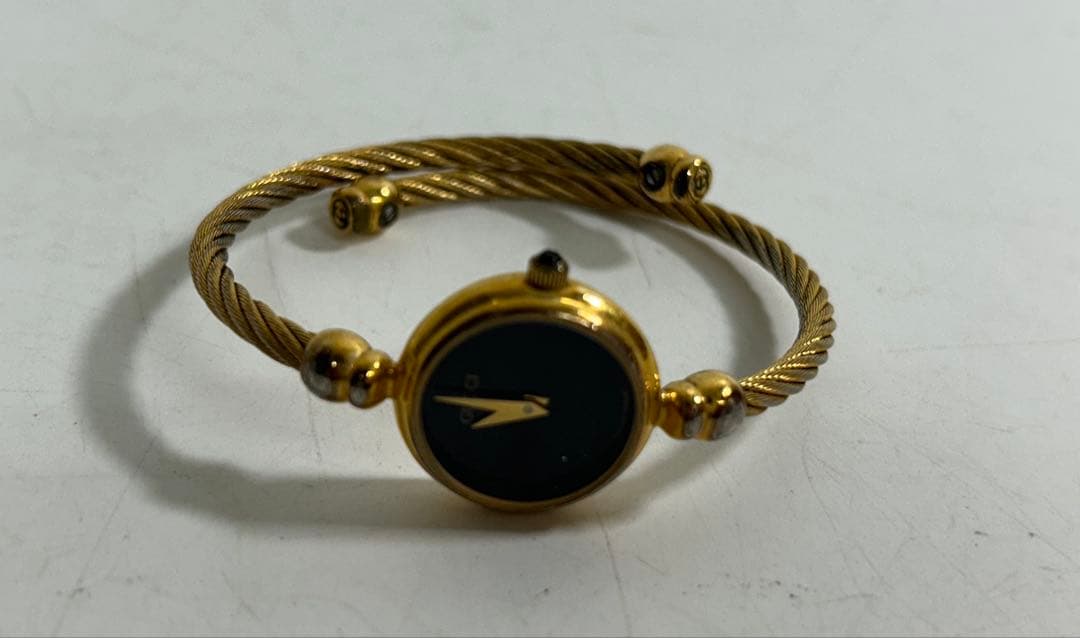 GUCCI ワイヤーブレスウォッチ　ゴールド　バングル　ジャンク 2700 2L