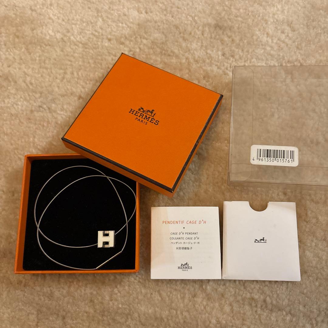 HERMES カージュドアッシュ　Hキューブ　ネックレス　ホワイト