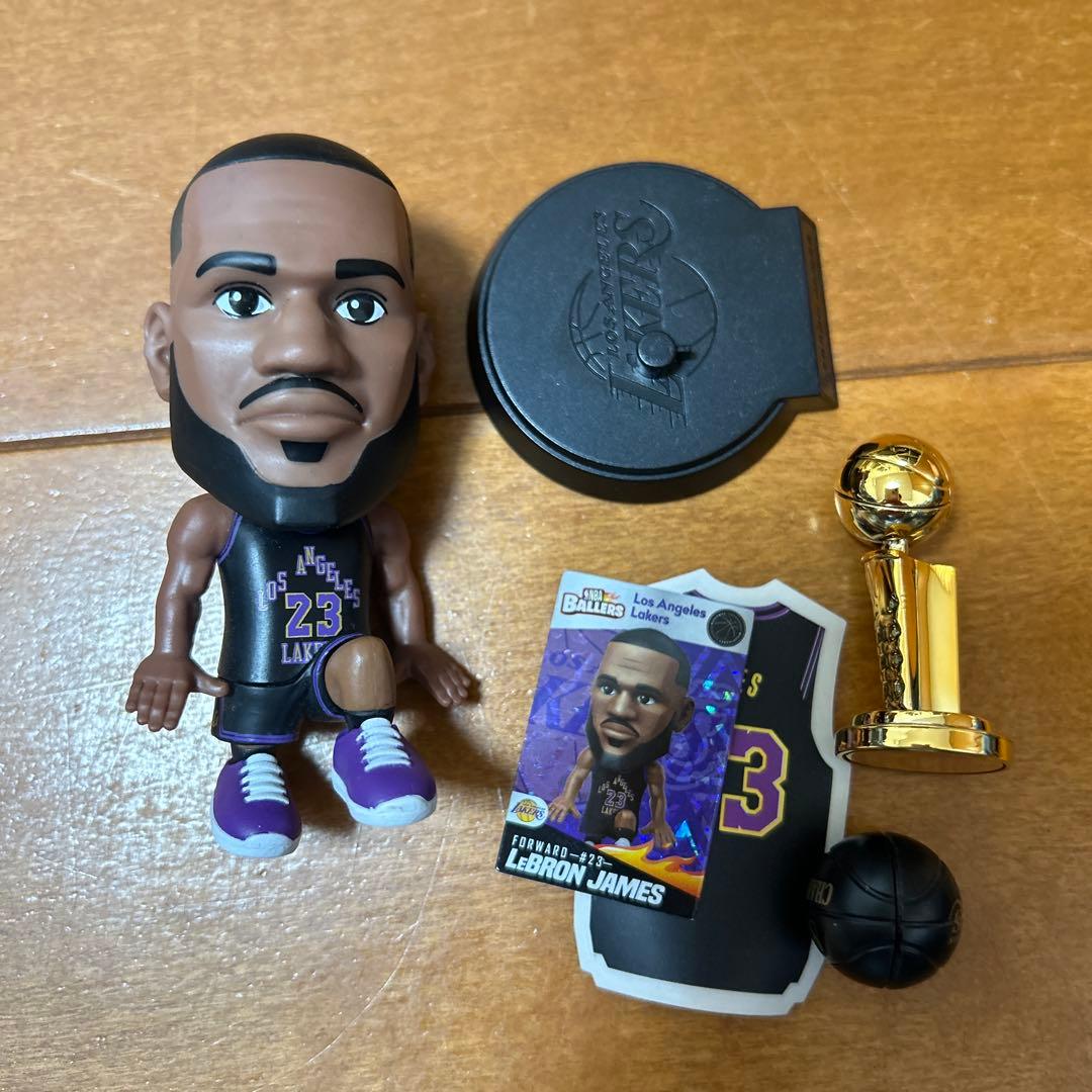 NBA Ballers フィギュア　レブロンジェームズ