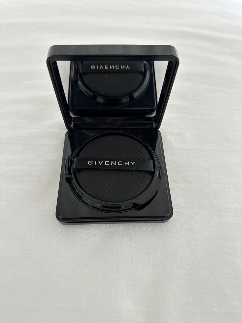 ジバンシイ　UVコンパクト