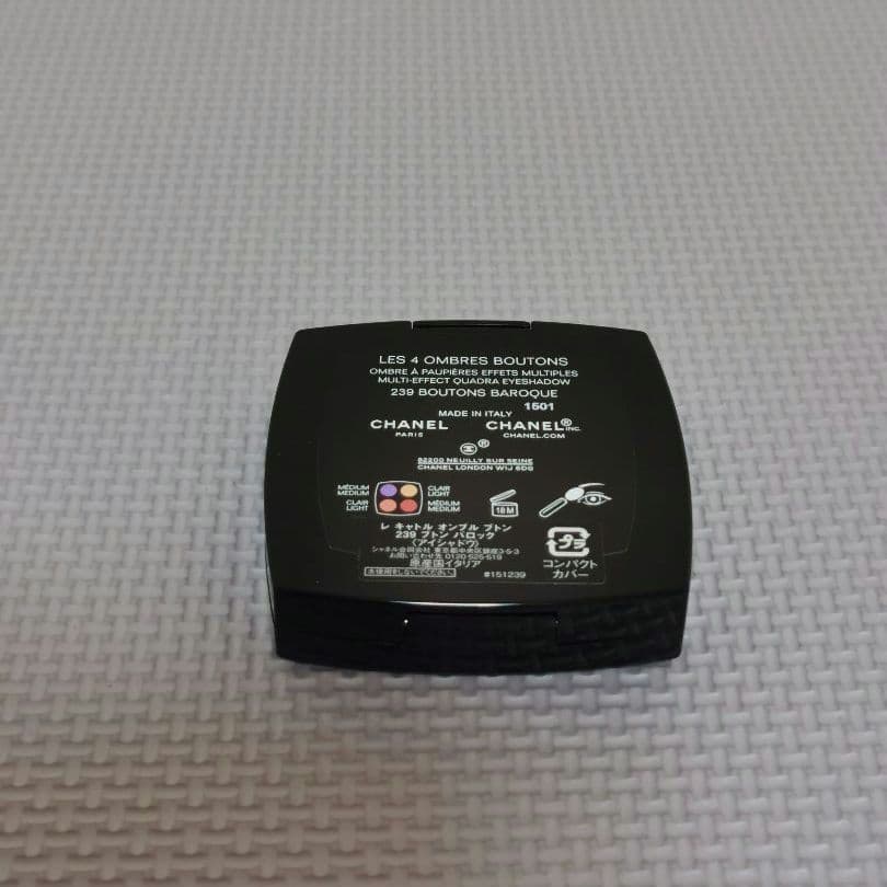 CHANEL　レ キャトル オンブル ブトン 239 ブトン バロック