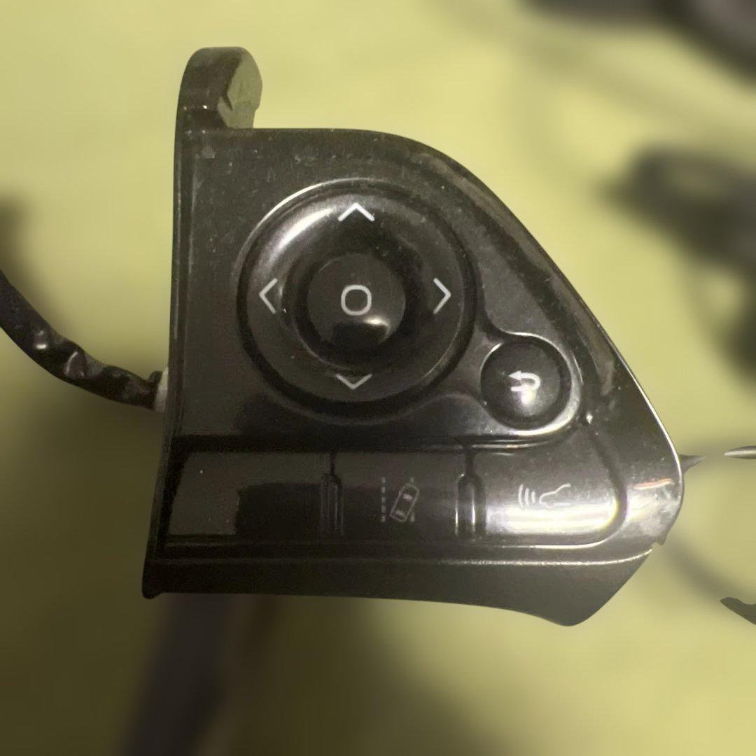 プリウス50前期　後期用　ブラックステアリングスイッチ