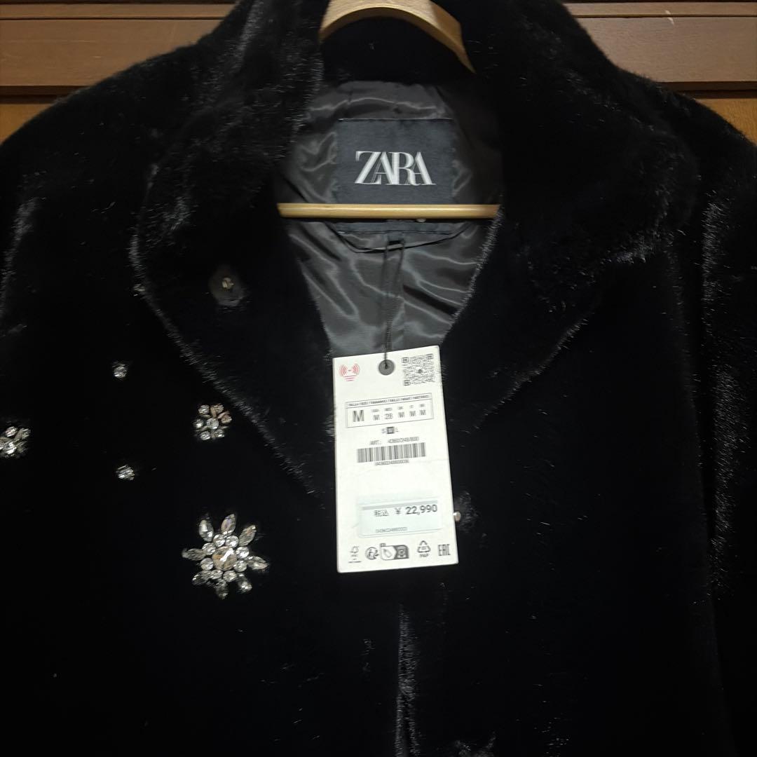 ZARA 黒 ファーコート Mサイズ ビジュー付き