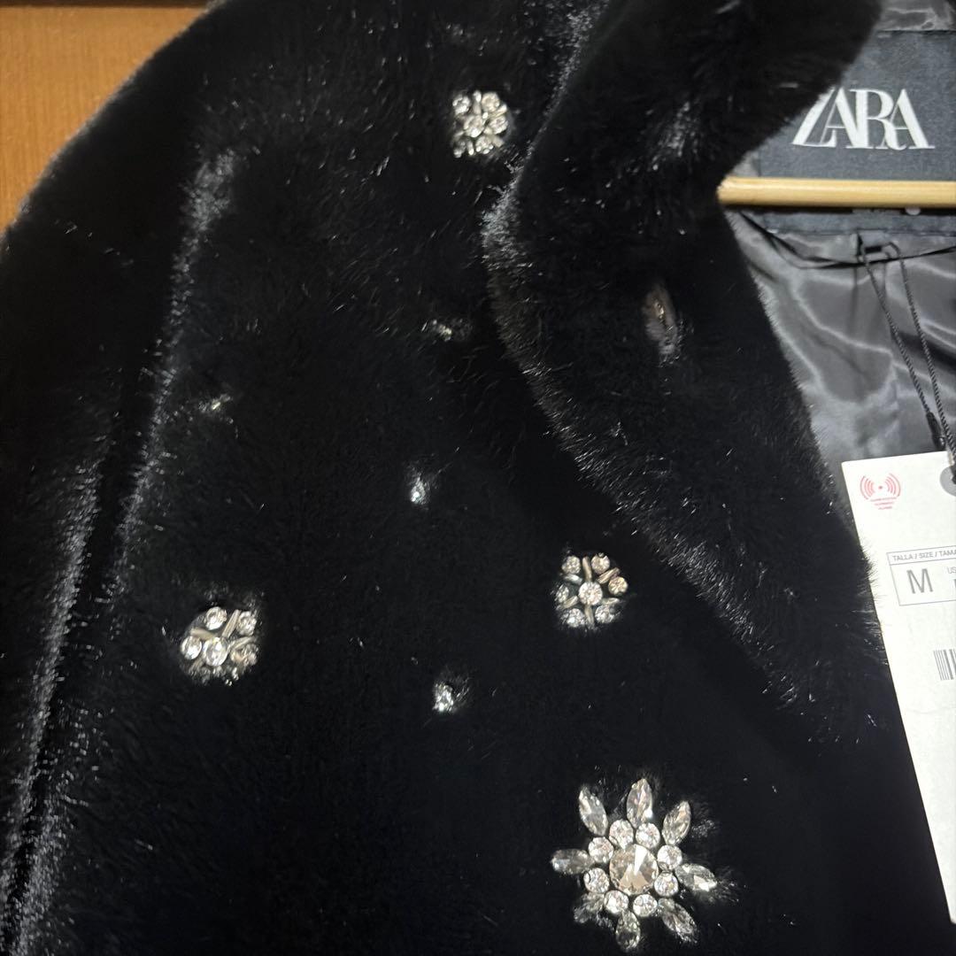 ZARA 黒 ファーコート Mサイズ ビジュー付き